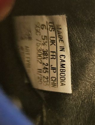 Botas de fútbol Adidas con tacos