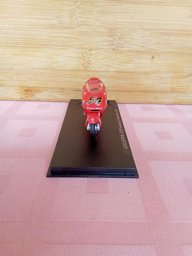 Gilera 125 Manuel Poggiali 2001