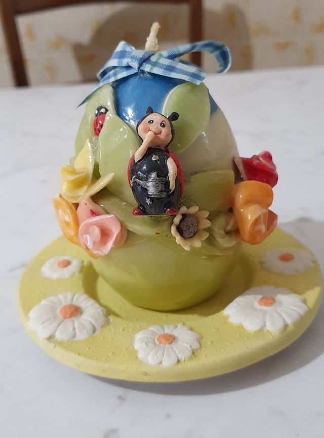 Candela D'arte a forma di uovo