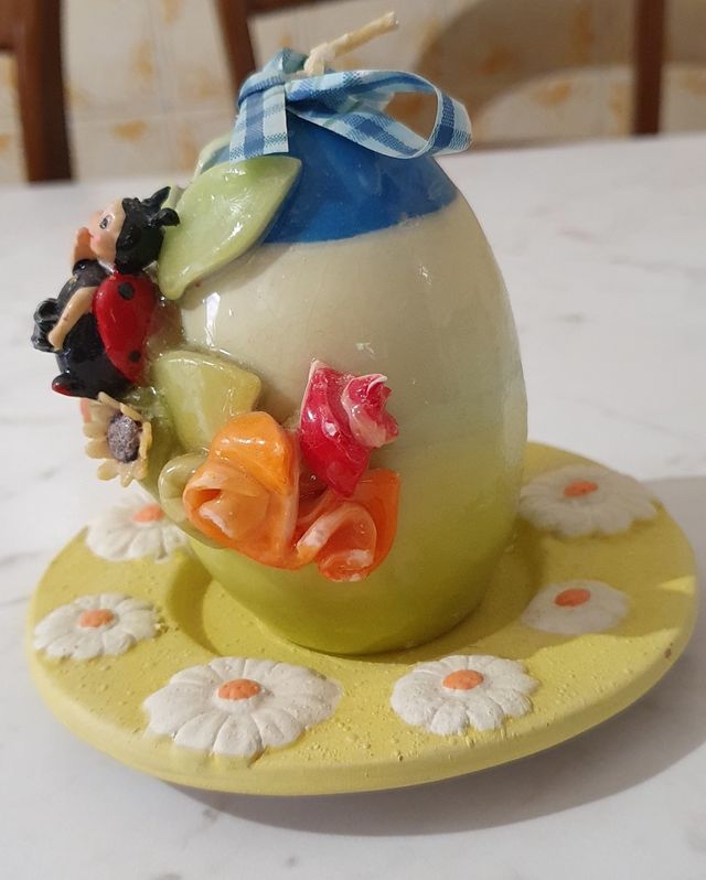 Candela D'arte a forma di uovo