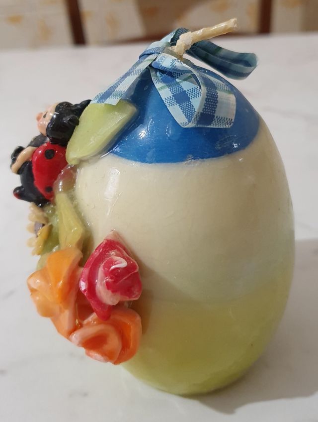 Candela D'arte a forma di uovo