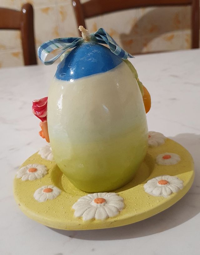 Candela D'arte a forma di uovo