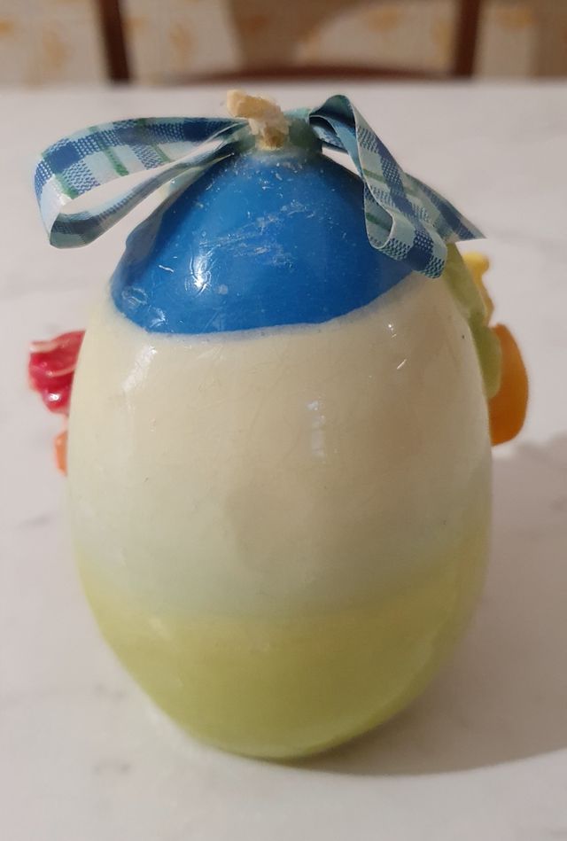 Candela D'arte a forma di uovo