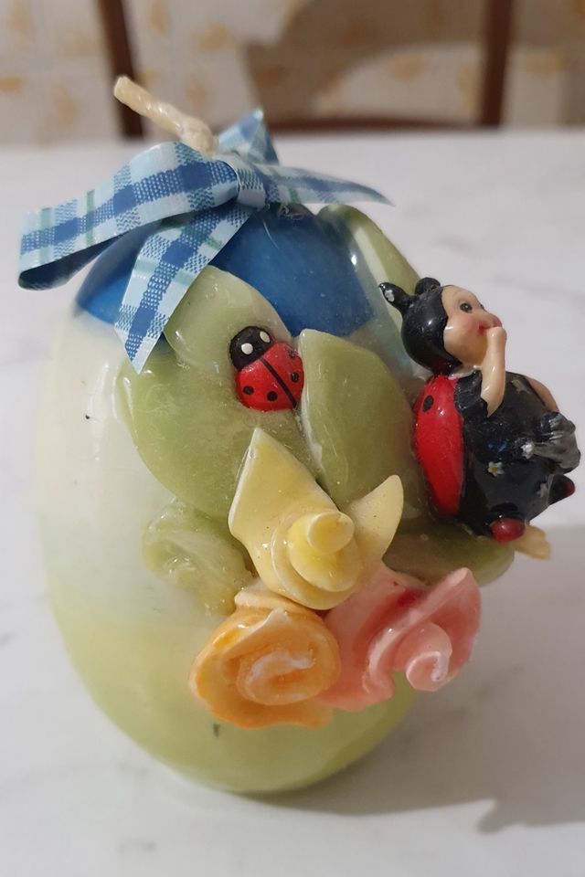 Candela D'arte a forma di uovo