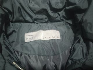 Abrigo negro de Zara y bufanda 