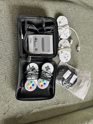 Consola Nintendo MINI Snes con accesorios y funda