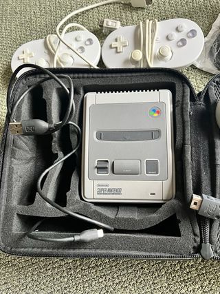 Consola Nintendo MINI Snes con accesorios y funda