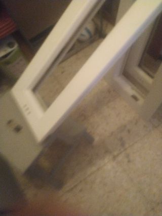 2 Ventanas.No tiene cristal.