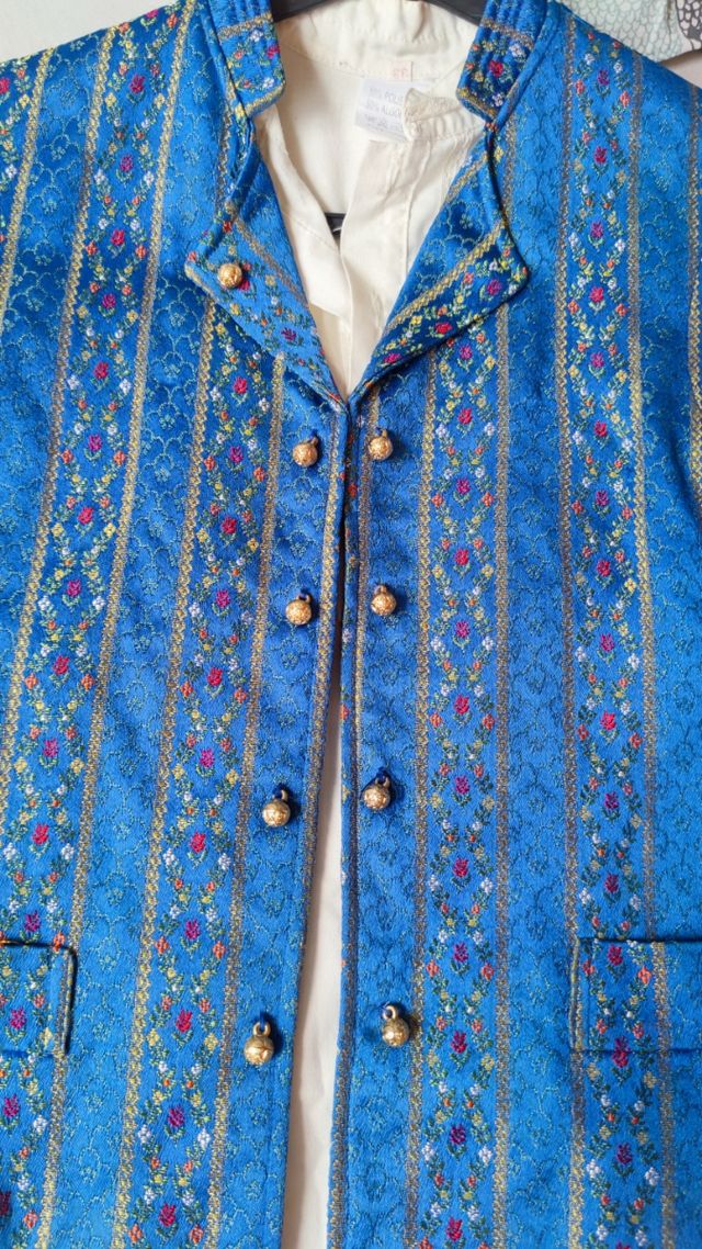 Chaleco y camisa fallero