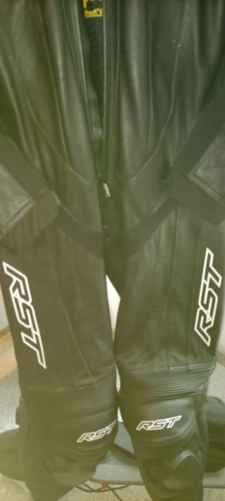Mono de piel RST R-16