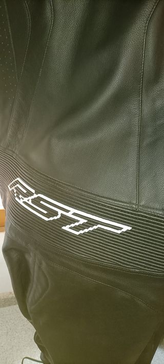 Mono de piel RST R-16
