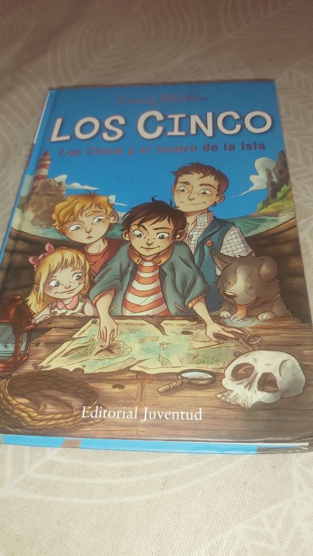 Los Cinco y el tesoro de la isla (Los Cinco/ Famous Five, 1) (Spanish Edition)