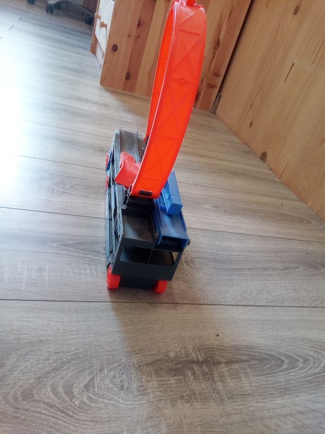 Camión e Hot wheels