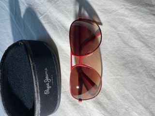 Gafas de sol rojas marca Pepe Jeans