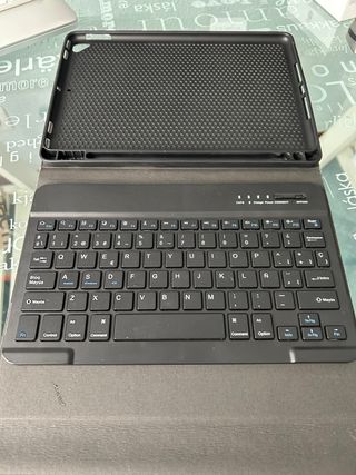 Funda iPad 7 8 9th Bluetooth con teclado