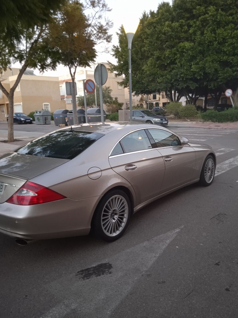 Mercedes-Benz Clase CLS 2006 - foto 1