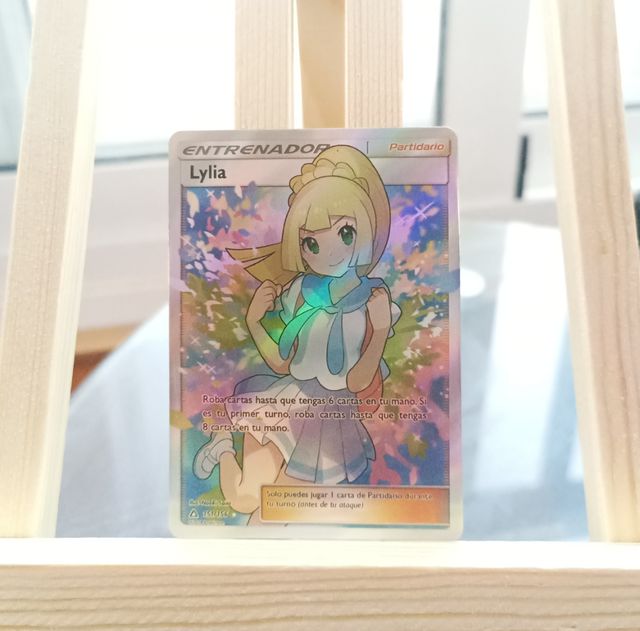 Carta Pokémon Lylia entrenador ultraprisma nueva