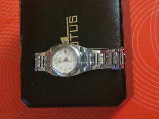 Reloj Lotus 