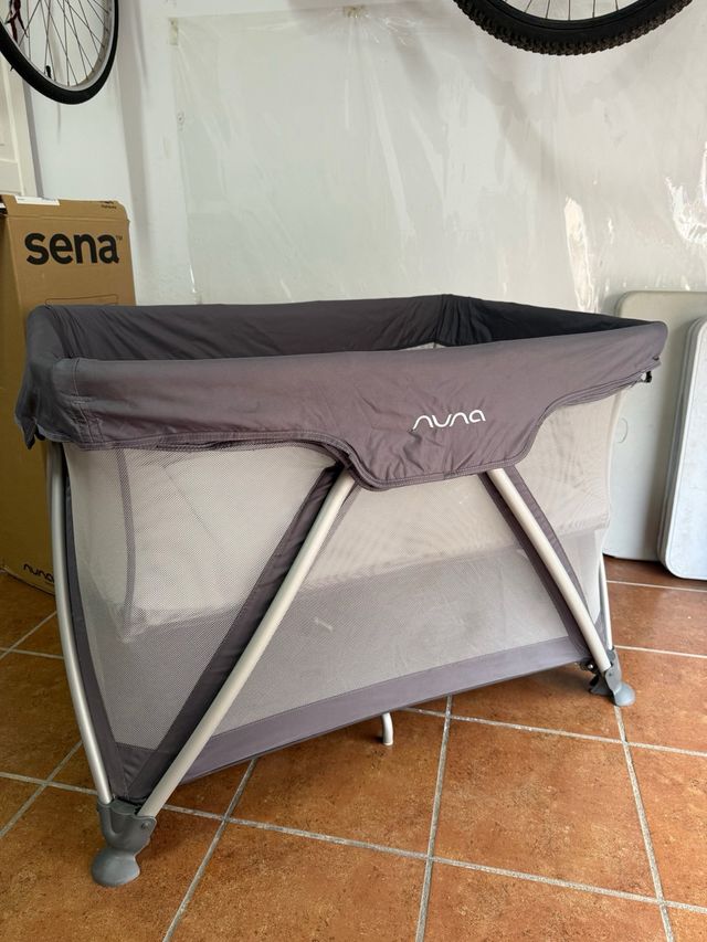 Cuna de viaje Nuna