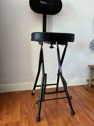 Asiento guitarra y soporte para guitarra