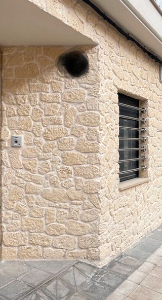 Revestimiento imitación a piedra modelo cortijo
