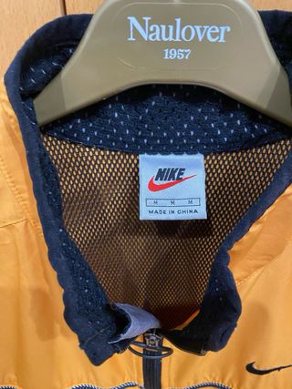 Nike cortavientos