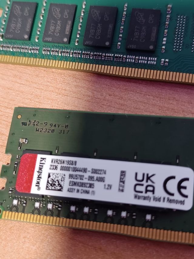 24Gb de RAM ( 3 RAM de 8 GB )