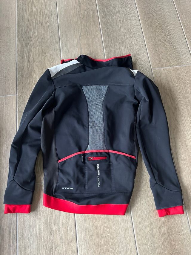 Chaqueta y mono de bici