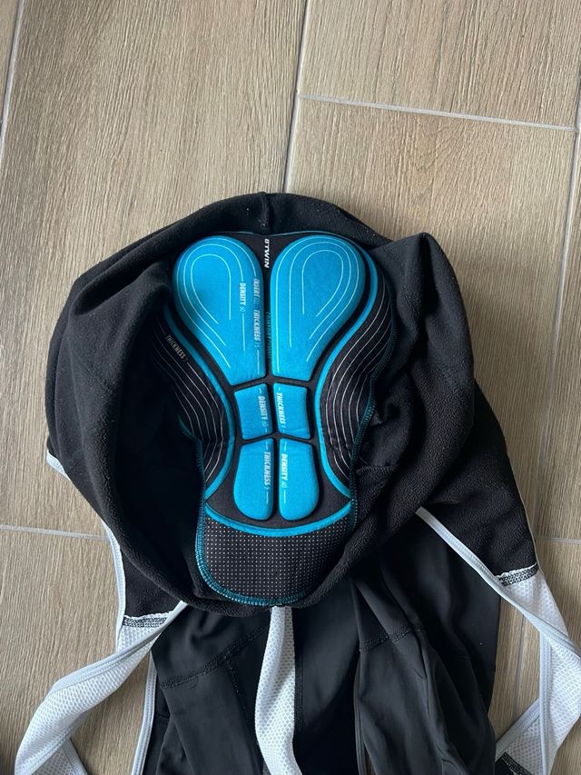 Chaqueta y mono de bici