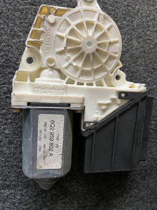6Q2959802A MOTOR ELEVALUNAS seal ibiza