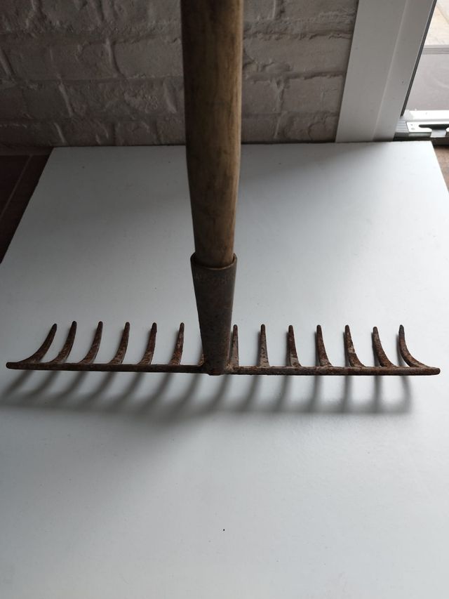 Rastrillo Antiguo grande