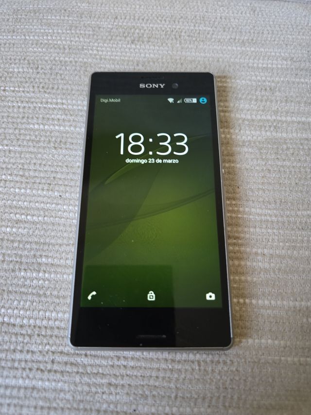 Móvil Sony E2303