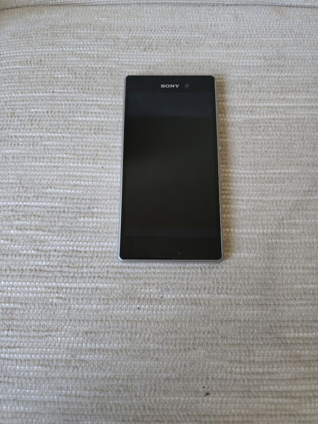 Móvil Sony E2303