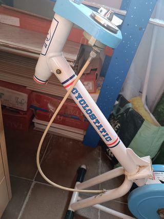 Bicicleta estática antigua 