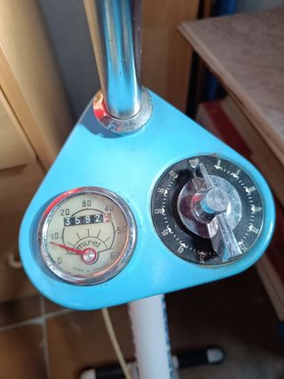Bicicleta estática antigua 