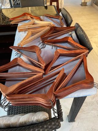 Perchas de madera