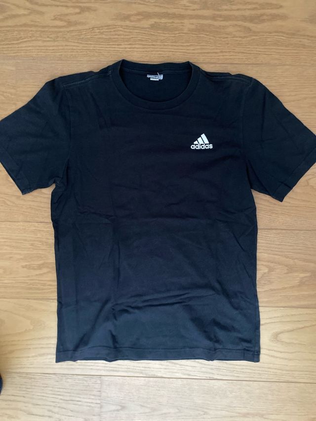 Camiseta adidas negra