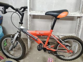 Bicicleta infantil 16" De 4 a 7 años.