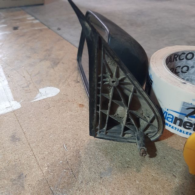 Esespejo retrovisor fiat uno 146