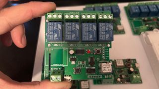 Sonoff relés on/off fuente DC 5v mesnwell y remote