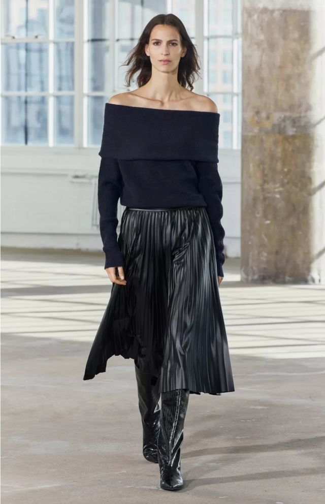 Falda Midi Plisada Negra Zara