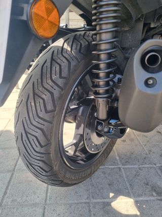 Yamaha Xmax 300