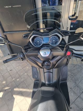 Yamaha Xmax 300
