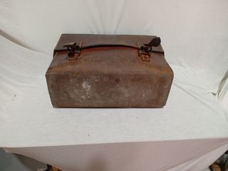Maletín de herramientas antiguo