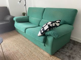 Sofa de tres plazas y de dos verde 