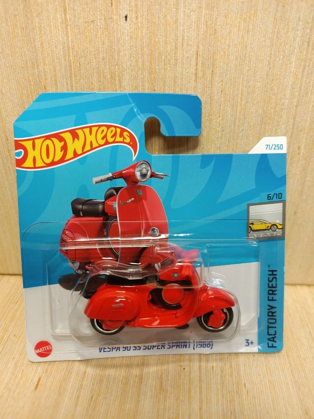 Hot wheels Vespa 90 ss rosso
