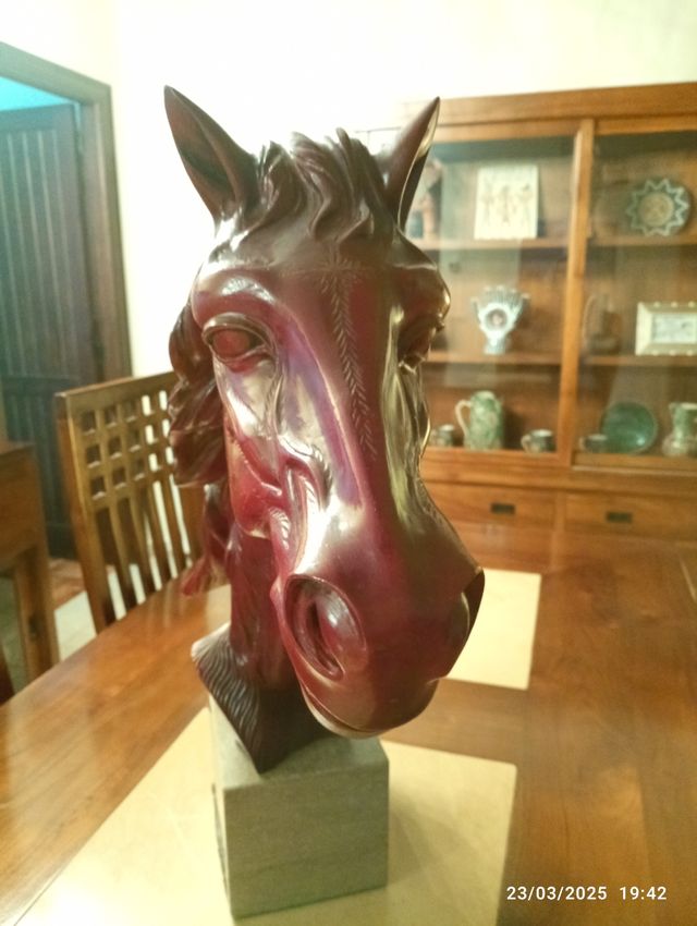 BUSTO CABEZA DE CABALLO