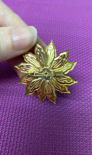 Pack pendientes de diamantes y broche de perlas