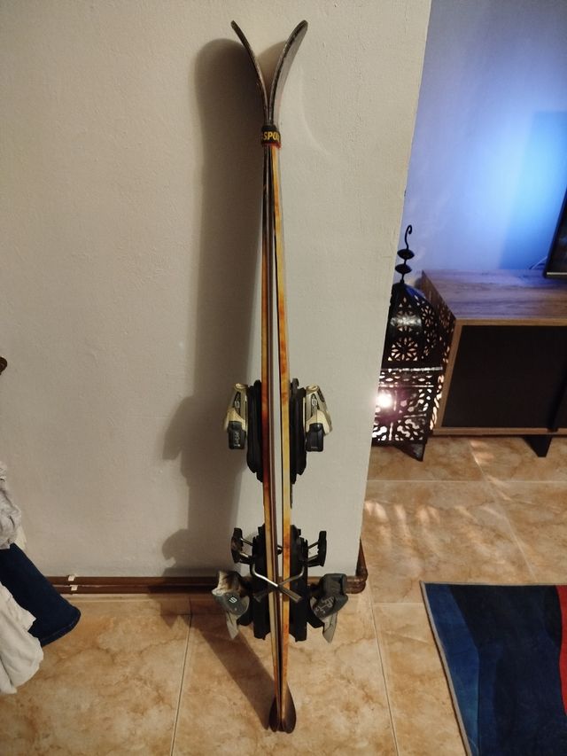 Esquís, botas y gafas