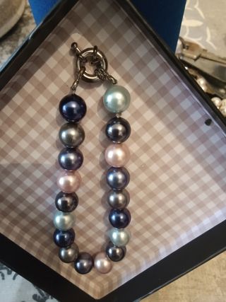 Dos pulseras 